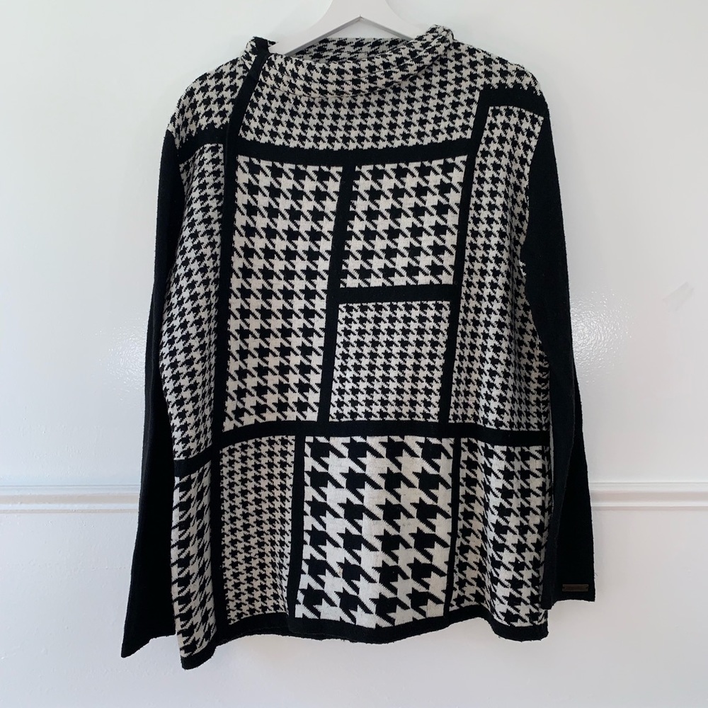 Celsius women sweater size M, long sleeve